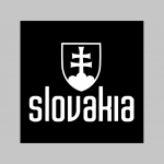 Slovakia   mikina s kapucou stiahnutelnou šnúrkami a klokankovým vreckom vpredu 